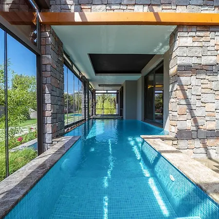 Sleeps 4 With Pool Air Con And Wifi 别墅 *