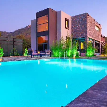 Sleeps 4 With Pool Air Con And Wifi * Kayakoy